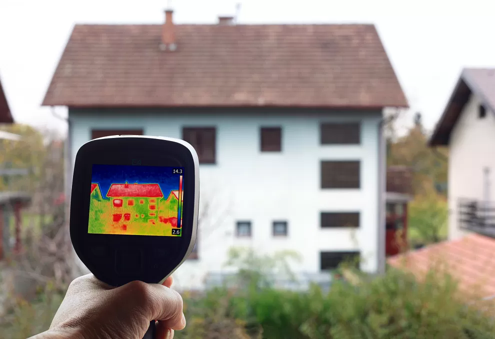 Professional thermal imaging showing energy efficiency assessment in Toronto home